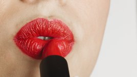 Директно от модния подиум – мисия „Червило“