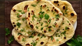 Рецепта за наан – индийски питки на тиган