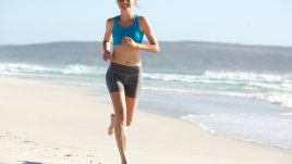 Най-добрите упражнения на плажа, докато сте на почивка 