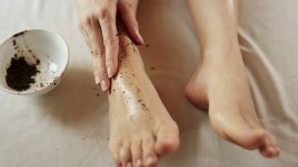Домашен ексфолиант за красиви крака през лятото 
