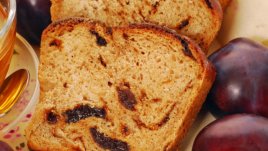 Пита със сини сливи