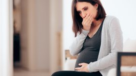 Как да се справите със сутрешното гадене през бременността 