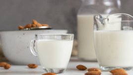 Ползи и вреди от ежедневната консумация на бадемово мляко