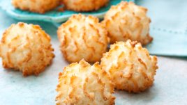 Кокосови макарони с ванилия и бадем