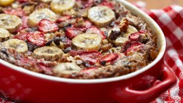 Печени овесени ядки с шоколад, ягоди и банан