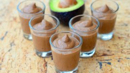 Шоколадов мус с авокадо и лют пипер 