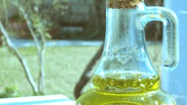 Пилинг за лице с кафе, мед и зехтин