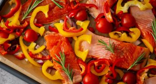 Сьомга със зеленчуци на фурна за  30 минути