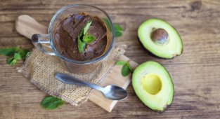 Шоколадов мус с авокадо без захар