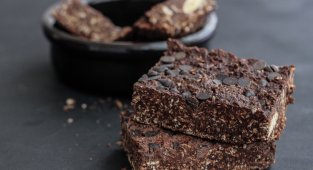 Протеинови барчета с овес и ядки