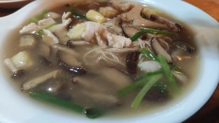 Тайландска супа със скариди и пиле