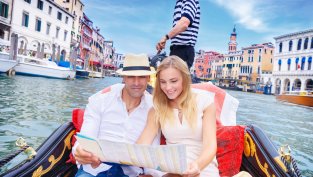 Любовен хороскоп за август 