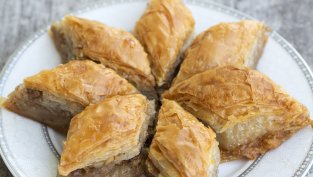 Баклава с локум за Коледа