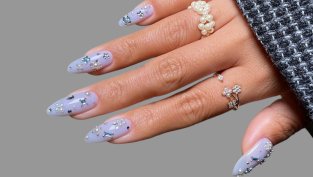 Кристали в маникюра – време е да заблестим (+Снимки)