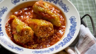 Високопротеинови пълнени чушки с леща и извара