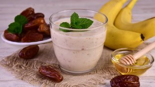 Шейк с фурми и тахан