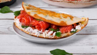 Солени протеинови палачинки с извара