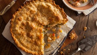 Солен пай с пилешко и зеленчуци