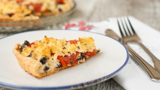 Есенна рецепта: Яйчен пай с боб и чушки