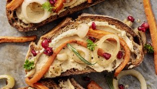 Вкусен обяд, ако сте на диета: сандвич с хумус и зеленчуци