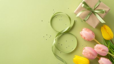 Честит 8 март, дами!