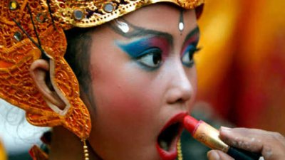 Козметиката, която ни разкрасява и убива планетата