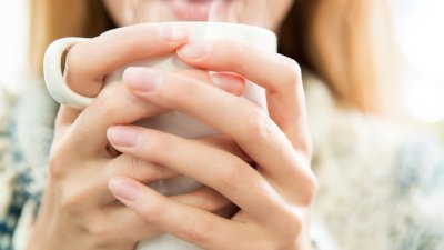 8 причини да пиете чаша топла вода всеки ден