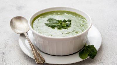 Супа със спанак и кисело мляко за силен имунитет