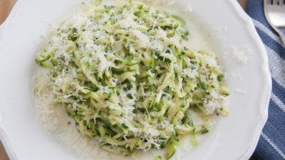 Спагети от тиквички с пармезан