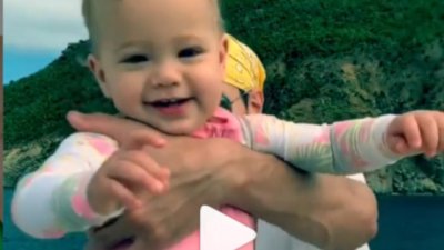 Енрике Иглесиас в страхотен танц с близнаците