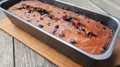 Сладък хляб с боровинки и тиквички 