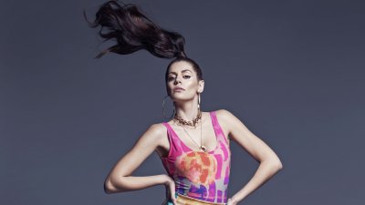 Михаела Филева ще подгрява Ед Шийрън