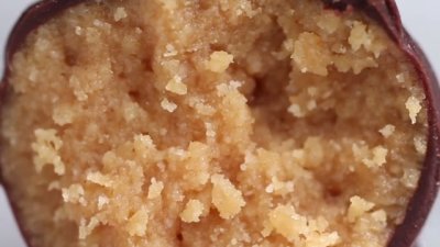 Бонбони с фъстъчено масло и млени бадеми