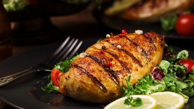 Пилешки пържоли на скара с мед и горчица