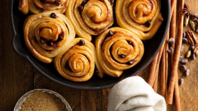 Коледни канелени рула с шоколад 