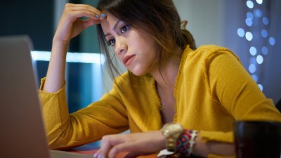 Какво се случва, когато потискаме емоциите си?