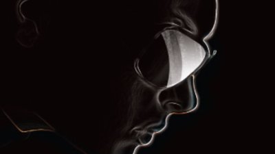 Изолирана от света, сама срещу всички