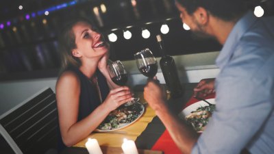 Въпроси, които да зададете на първа среща според бракоразводните адвокати