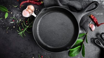 6 ползи от готвенето в чугунен тиган 