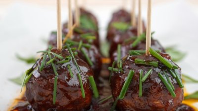 Пикантни коктейлни кюфтенца 