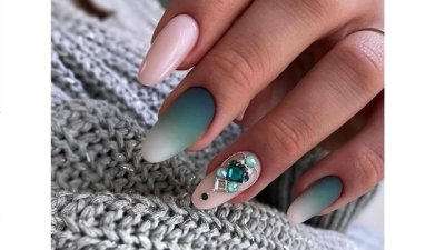 Красиво преливане на цветове в маникюра