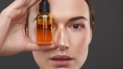 Страхотен домашен серум за мазна кожа, склонна към акне