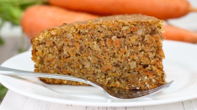 Вегетариански морковен кекс с орехи