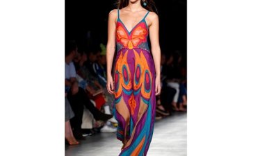 Пеперуди и свободни линии в колекцията на Alberta Ferretti за пролет/лято 2020