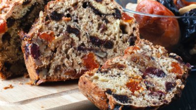 Коледен хляб с плодове и ядки