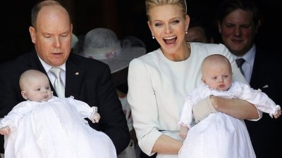 Наследниците на Монако са вече официално кръстени