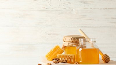 Комбинация от мед, ракия и масло облекчава кашлицата