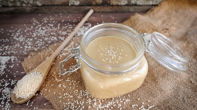 Хапвайте сусамов тахан при запек и артрит 