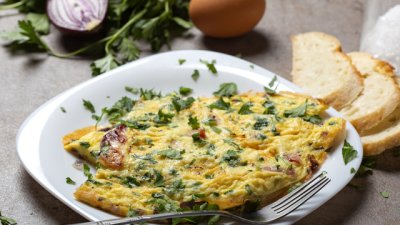 Бъркани яйца с лук по непалски 