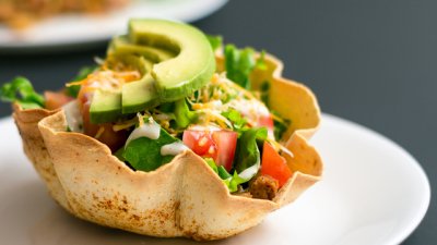 Как салатата ви кара да пълнеете вместо да отслабвате? 